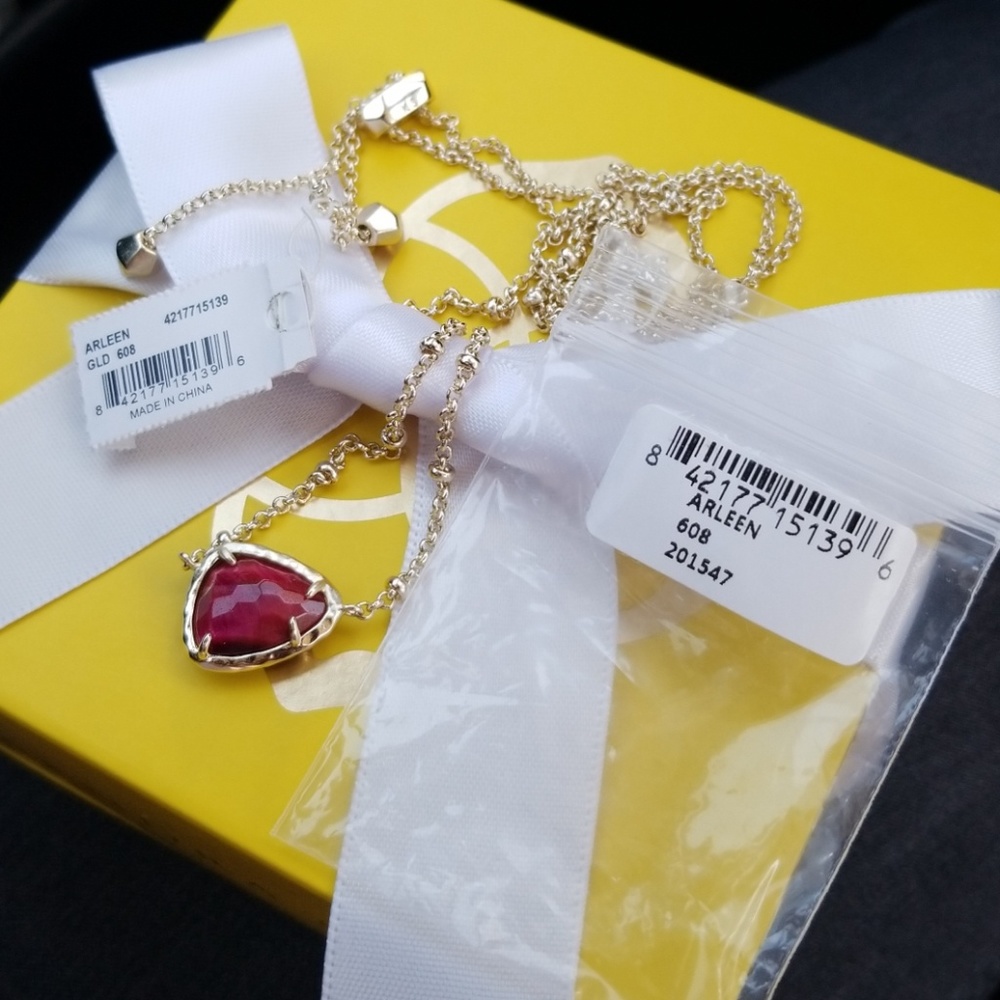Kendra Scott Arleen Tiger's Eye Bordeaux necklace - Picture 5 of 6